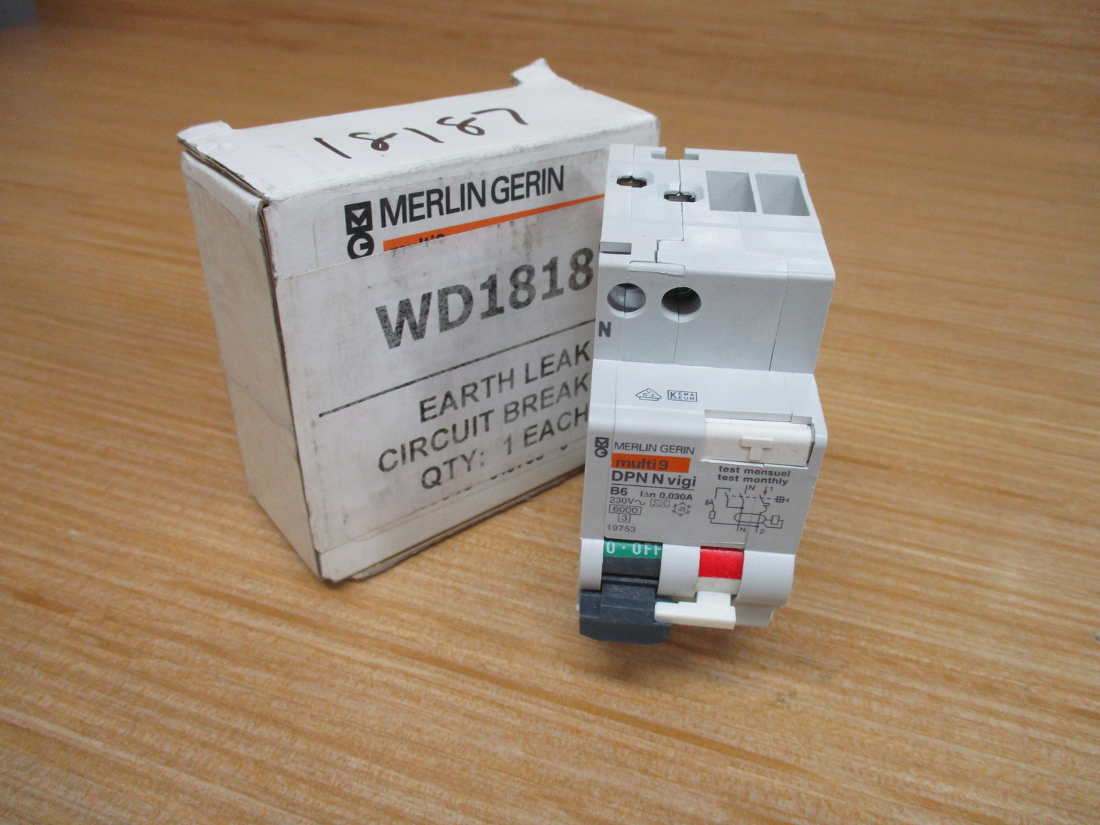 Merlin Gerin 19753 Square D Circuit Breaker Schneider MG19753 (Pack of 3)