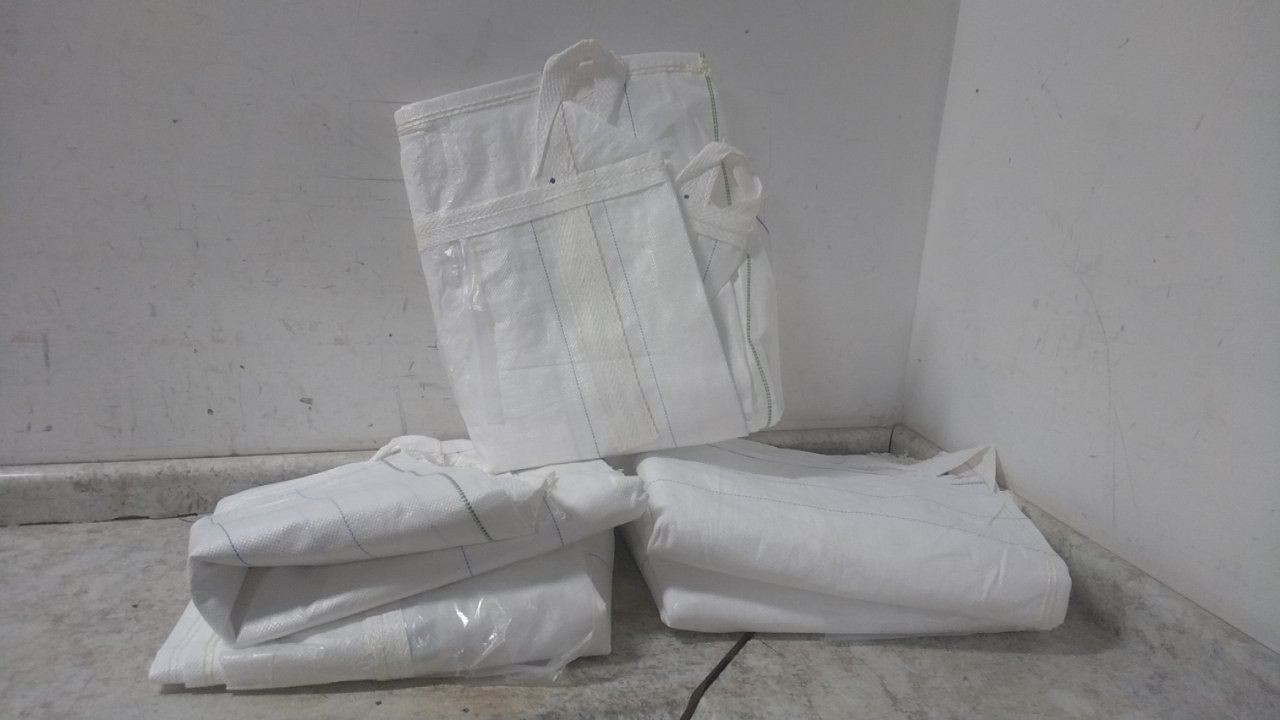 Shoptough 228284 5 Pk 36 In Inside L/W 2500 Lb Weight Cap Bulk Bags with Spout