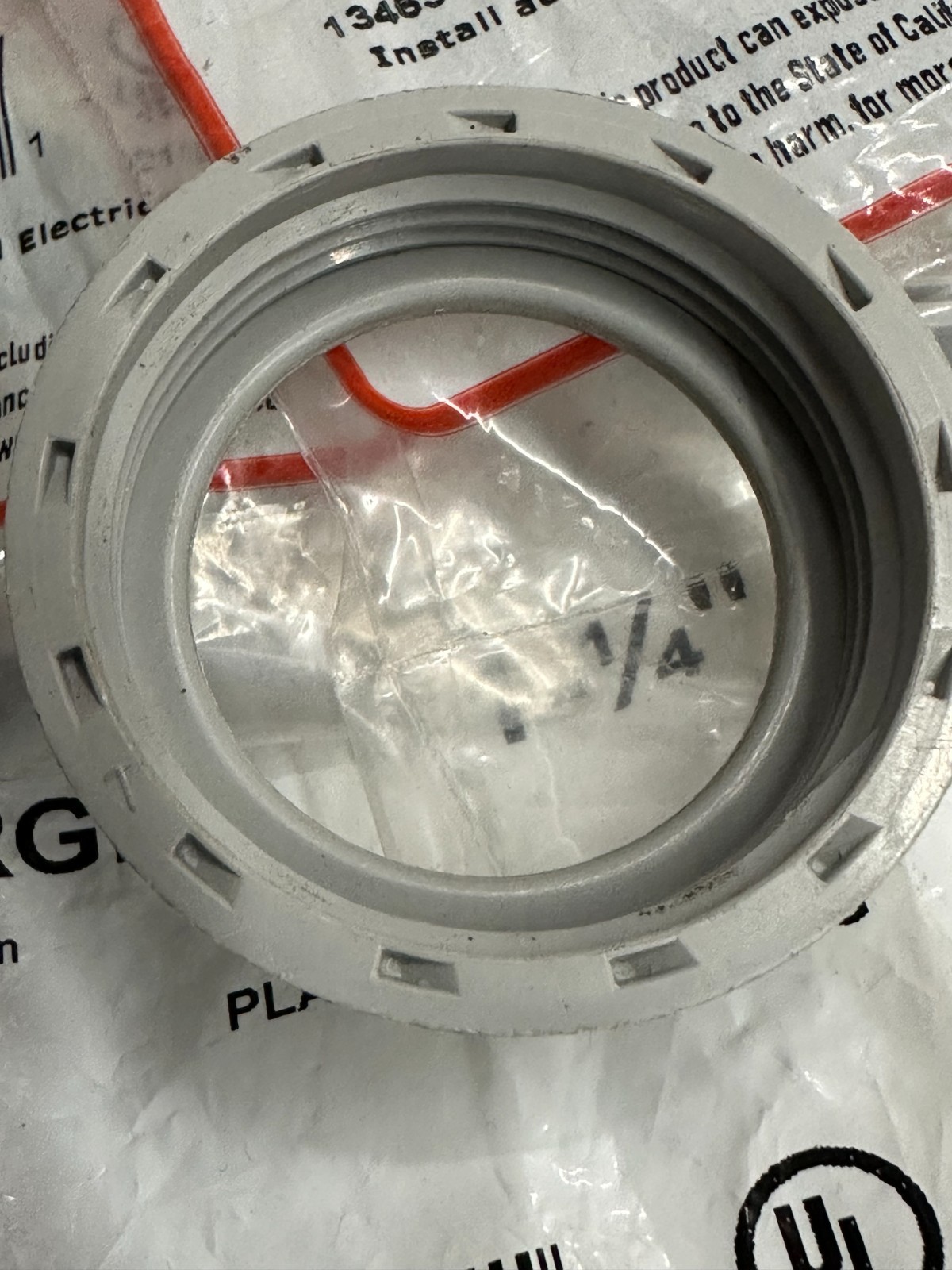 NOS 15-pack lot Rigid Halex 97524 1-1/4″ Plastic Insulating Conduit Bushing