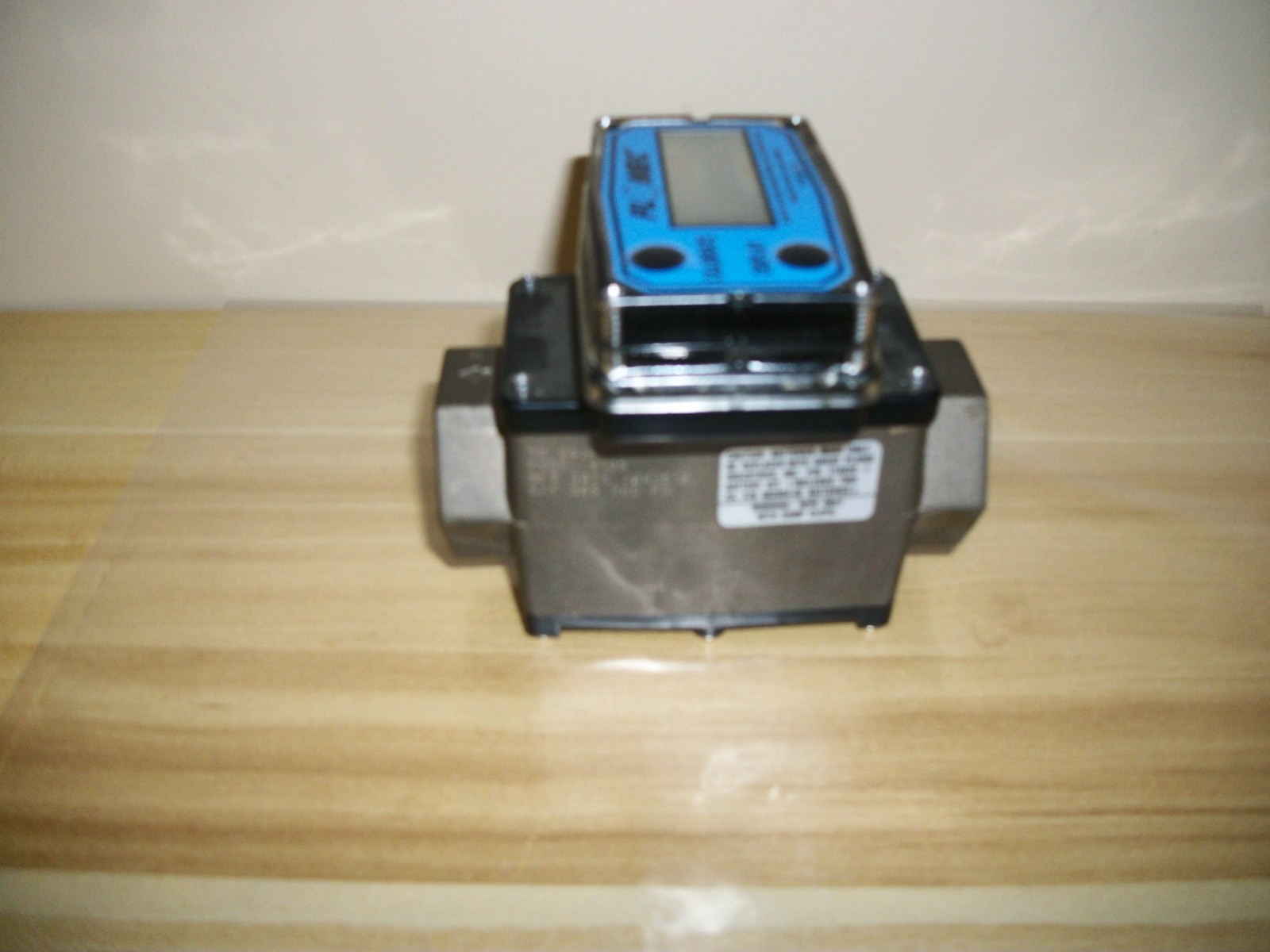UNUSED FLOMEC ELECTRONIC DIGITAL FLOWMETER MODEL G2B10N09GMA B10N 300 PSI
