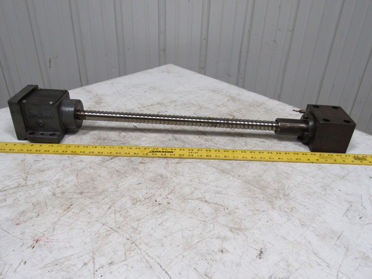 Cincinnati Milacron Sabre 1000 Y Axis Ball Screw W/Nut CNC 38″ OAL