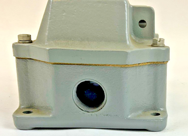 SQUARE D 9001 GW-206 CONTROL STATION SER.A 600VAC