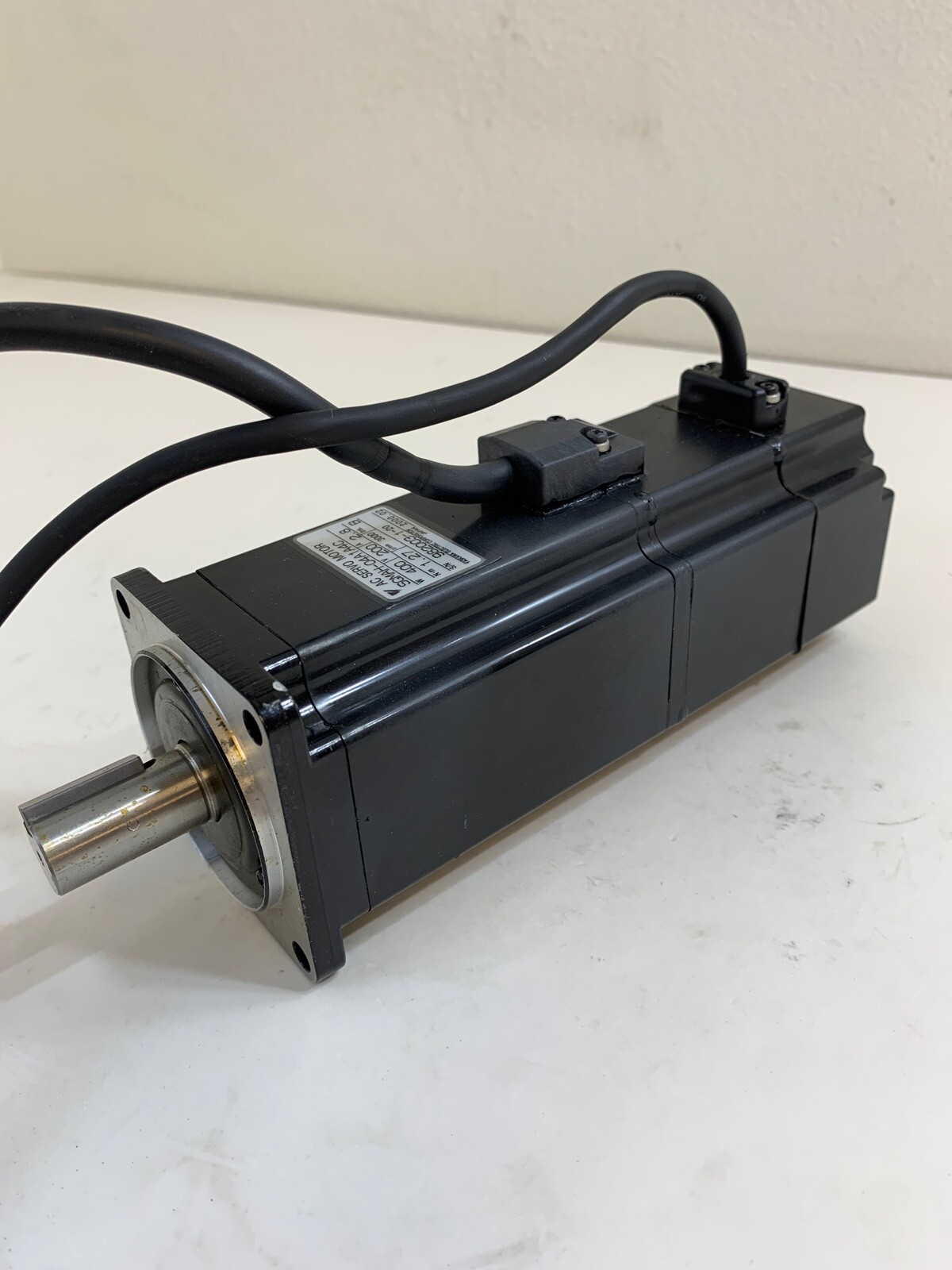 Yaskawa SGMAH-04A1A4C AC Servo Motor 200V 3000RPM *Warranty~Fast Shipping*