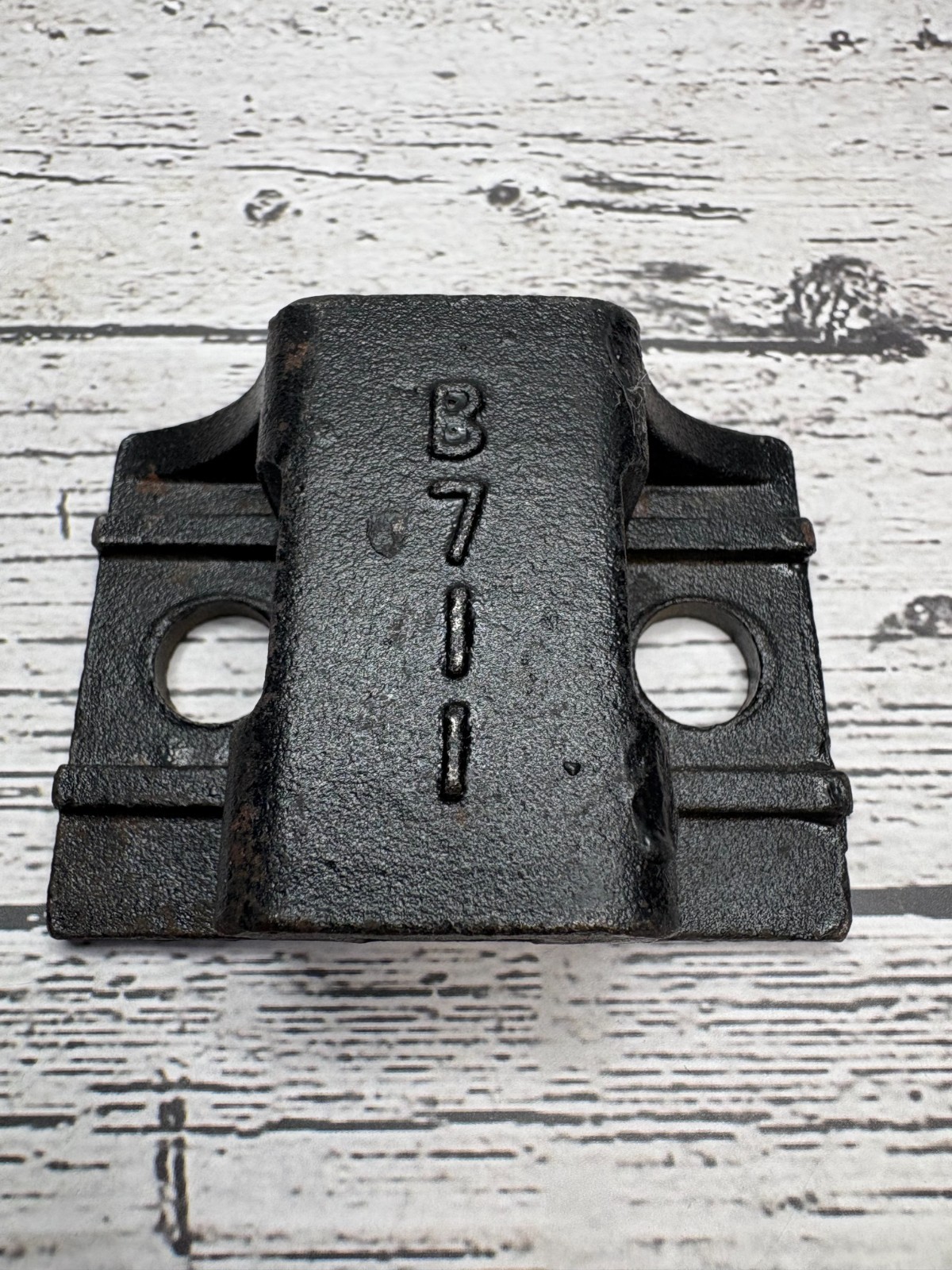 *NEW* Bracket B711 Horizontal Mount Replacement Heavy Duty Black (LOT OF 2)