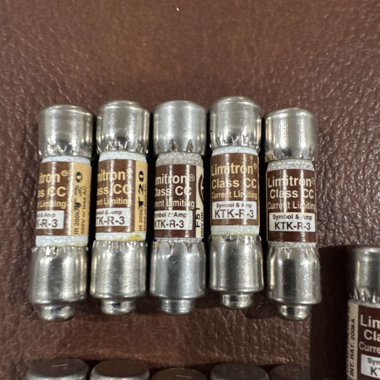 11x Fuses BUSSMAN KTK-R-3 LIMITRON FUSE 3A Class CC 600V