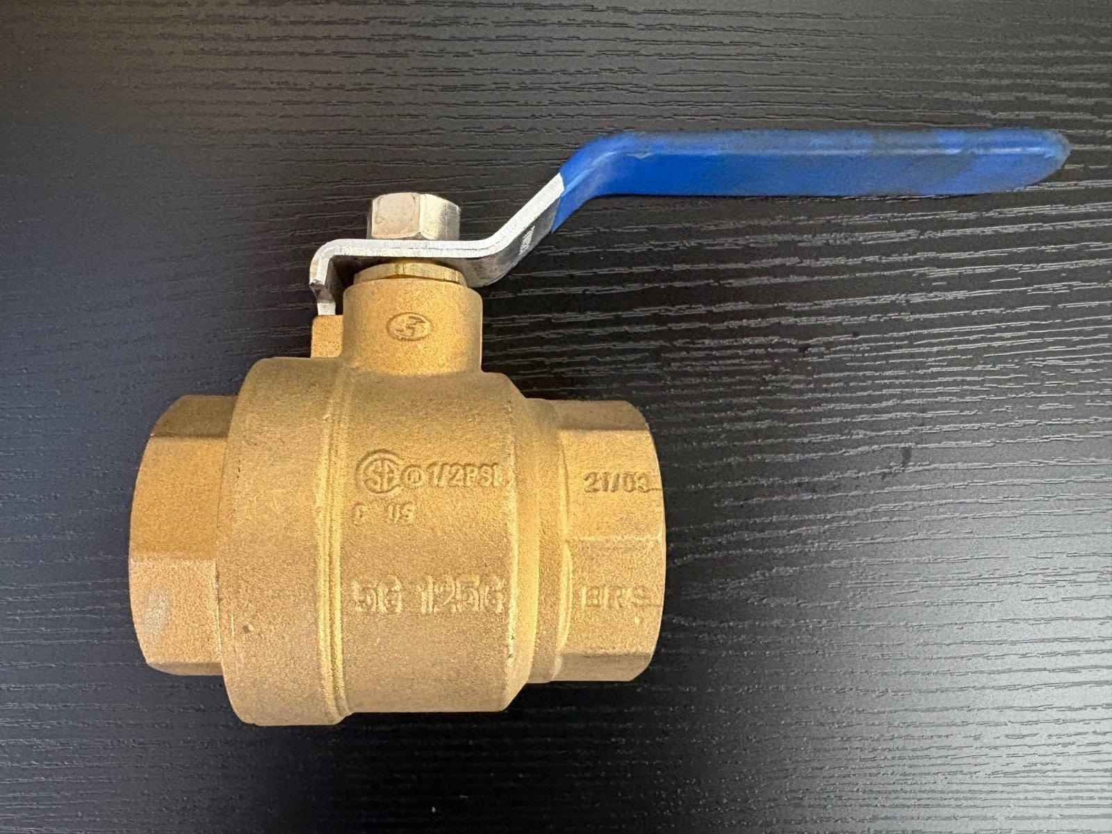 Ferguson Brass Ball Valve 250 PSI 2-1/2″ FNW410AJ
