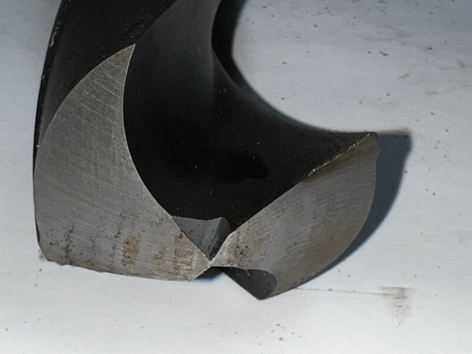 CLEVELAND MORSE TAPER SHANK DRILL BIT MT4 1-29/32″ CUT 10-3/4″ LOC 16-1/2″ OAL