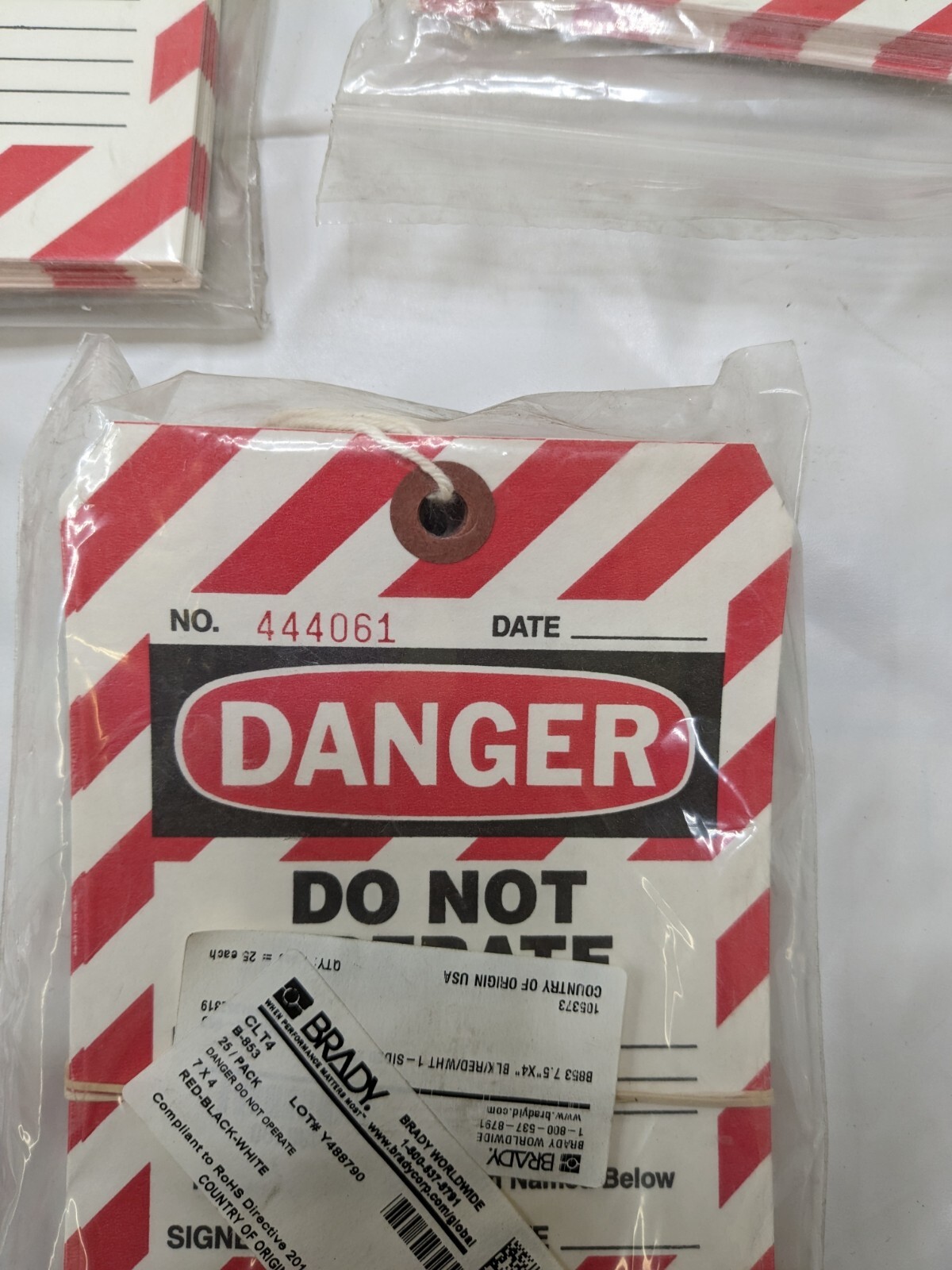 Brady Two-Part Perforated Tag – DO NOT OPERATE 7-1/2″x4″ Qty 125 105373