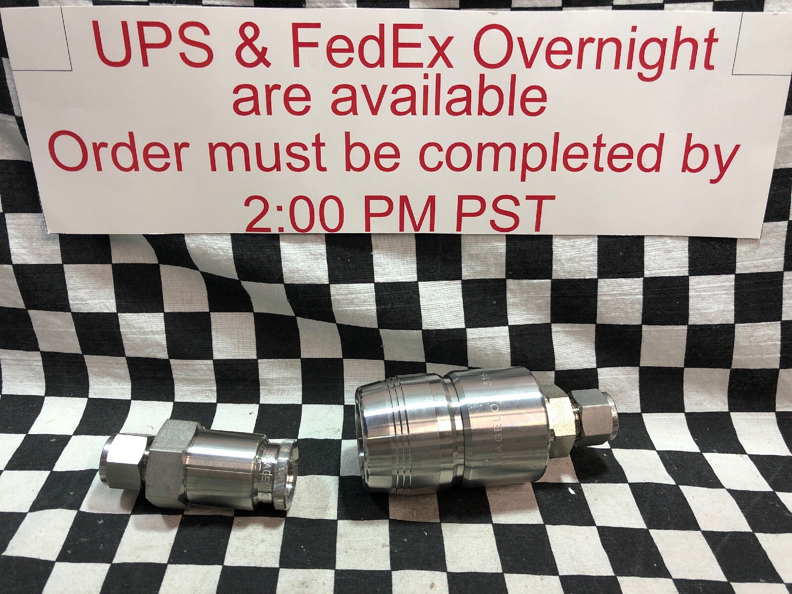 Lot Of 2 Swagelok Quick Connect Stem with Valve, SS-QTM8A-B-810 & SS-QTM8-D-810
