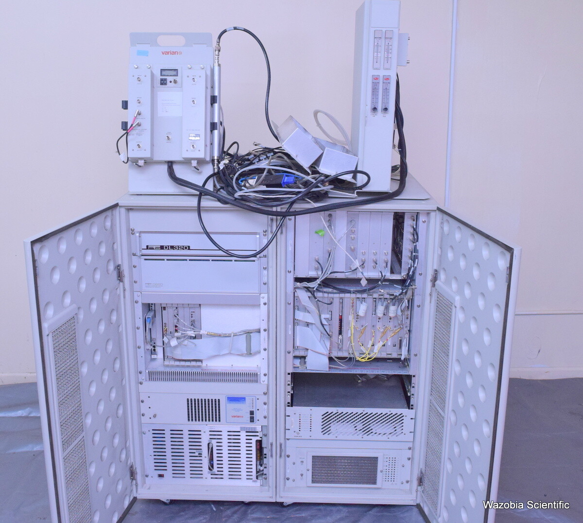 VARIAN UNITY INOVA NMR SPECTROMETER CONTROL CONSOLE L700 3900-11 AMPLIFIER