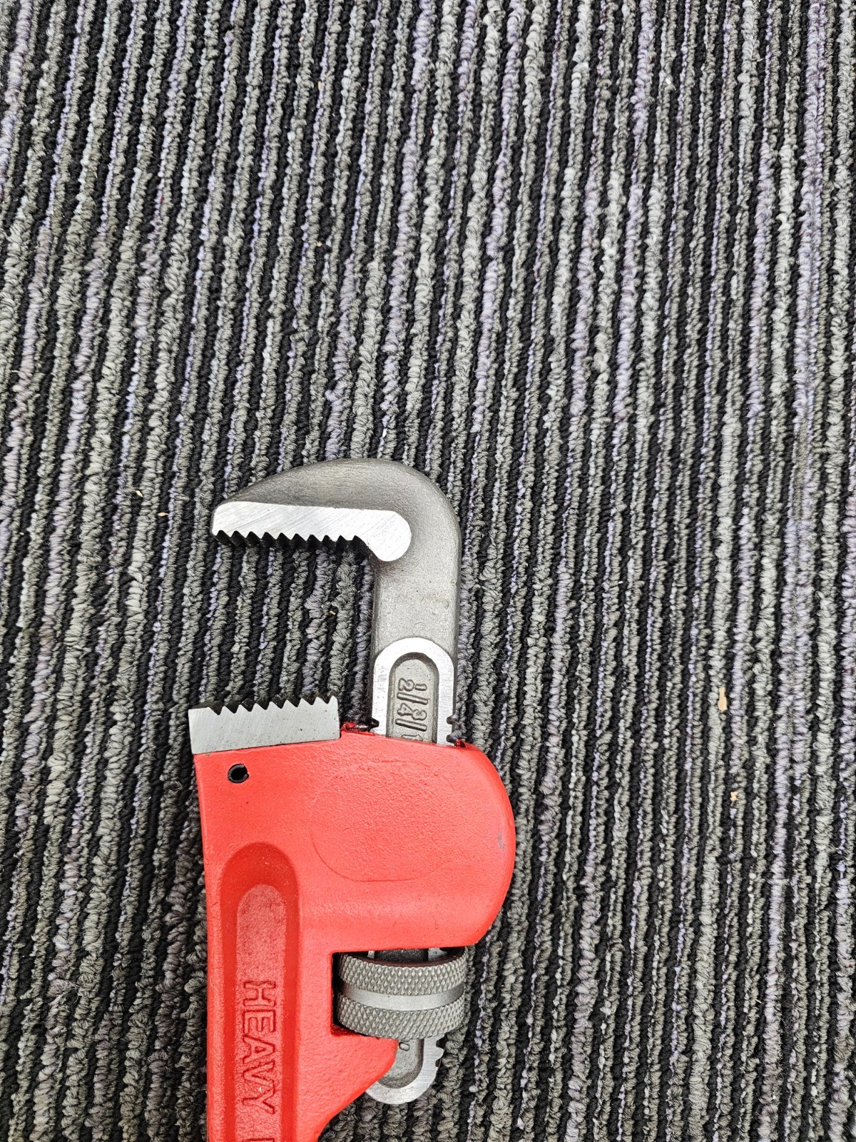 18″ Serrated Jaws Straight Pipe Wrench 16″ L x 3″ W