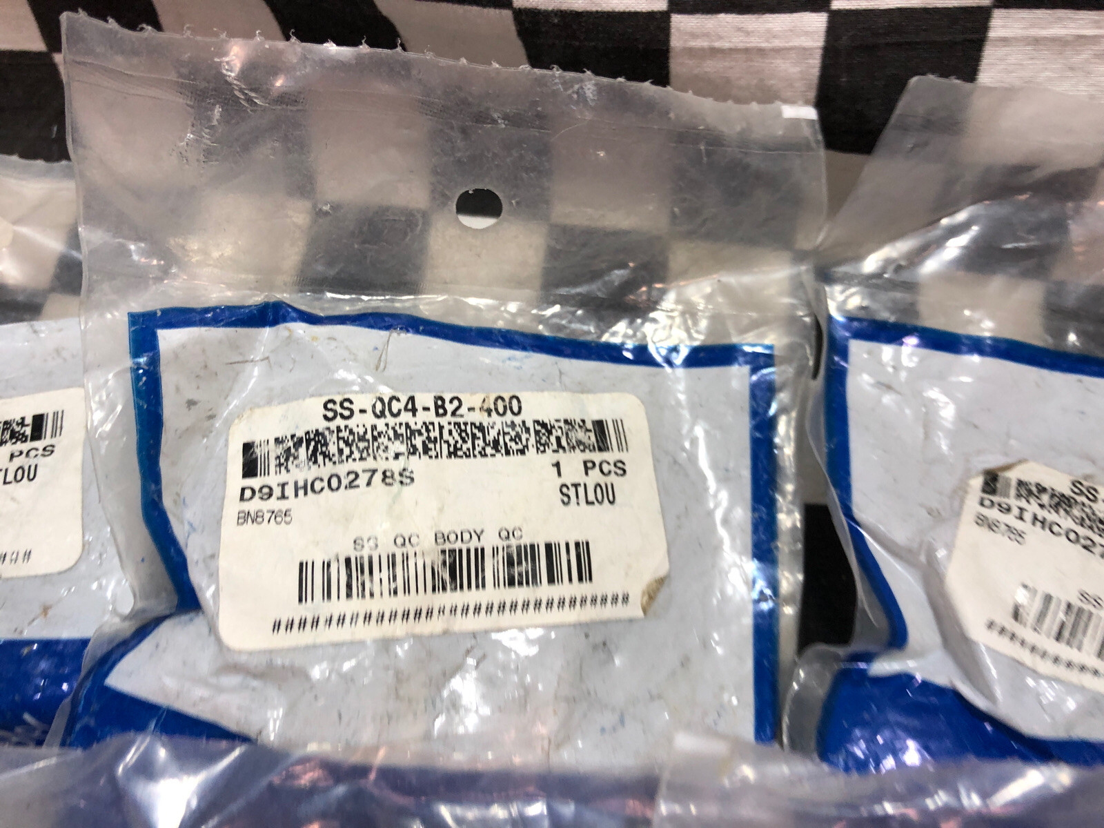 SWAGELOK Quick Connect Bulkhead Body 1/4″, SS-QC4-B2-400, LOT OF 6#1540N4