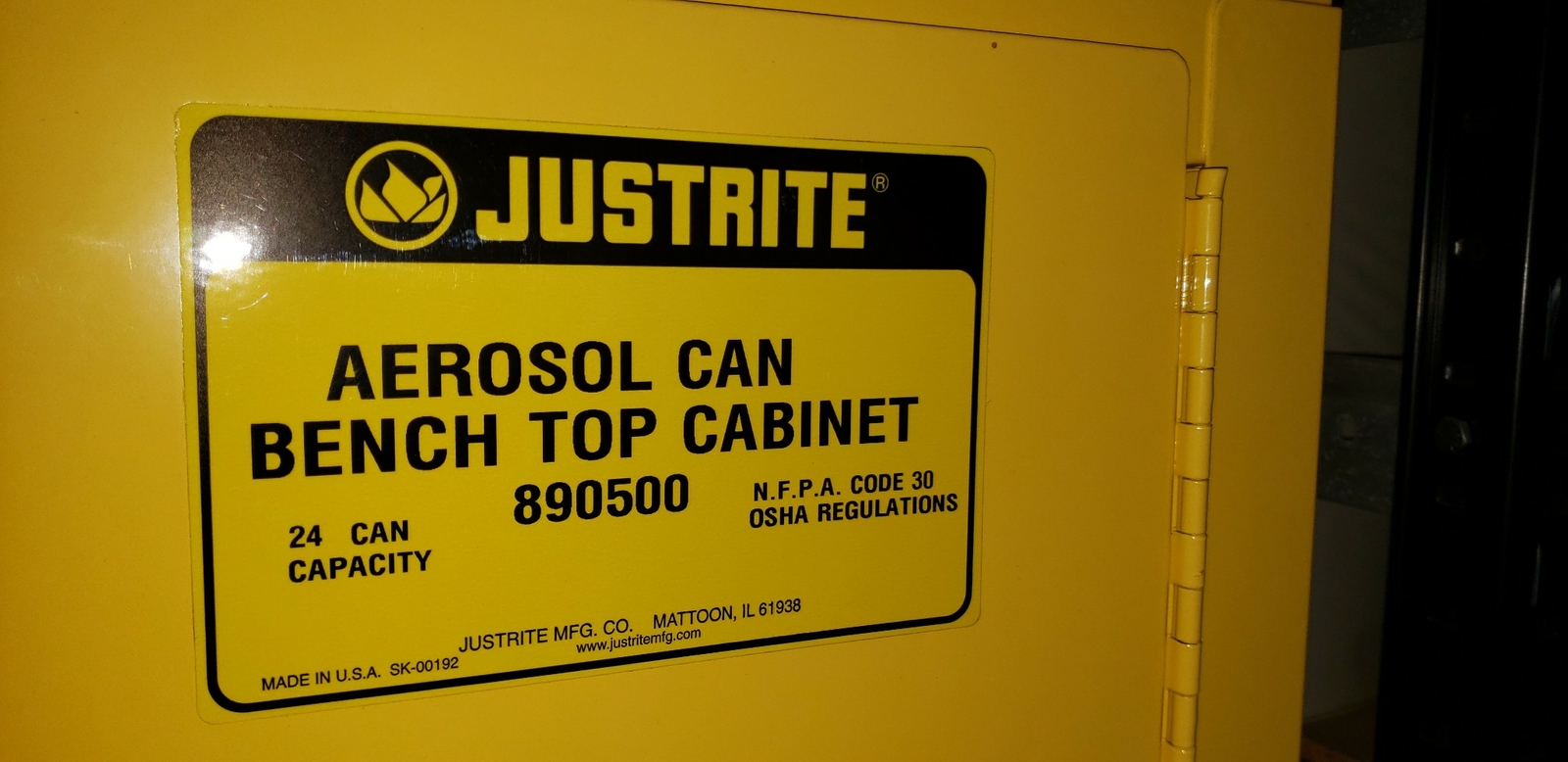 Justrite 890500 Aerosol Can Bench Top Cabinet, 21″ (no keys)
