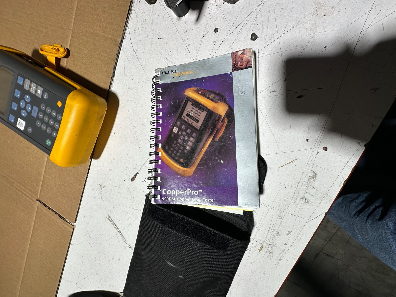 FLUKE 990DSL WITH CASE WIRES POWERS ON
