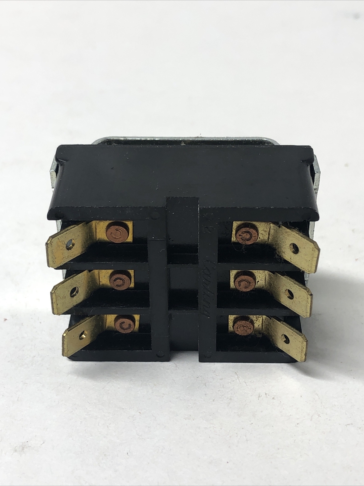 Carling 9210 120-600 VAC 1HP 1-2-3 PH Toggle Switch