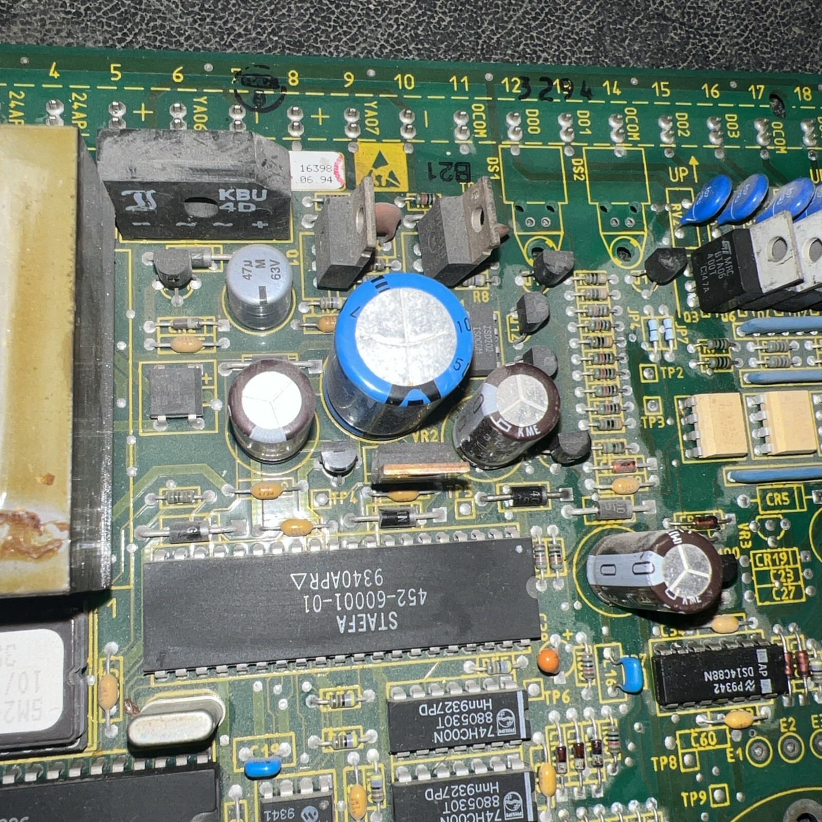 Siemens 091-60210-84 PC Board Smart II 2 Heat Pump 21296E REV. D ( UNTESTED )