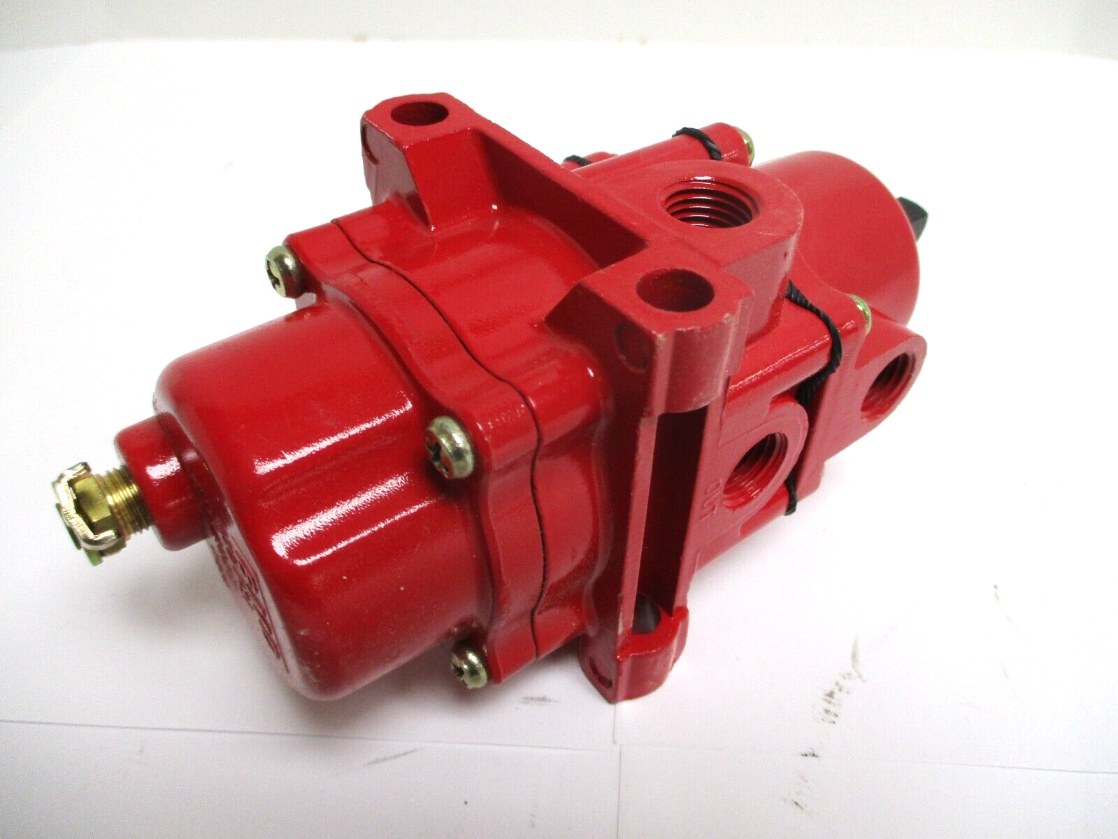 BMD , RG30-2 REGULATOR , 1/4″ FNPT , 250-PSI MAX , RANGE: 0-60 PSI , SURPLUS