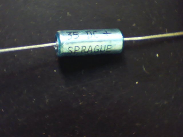 VISHAY/SPRAGUE 150D685X9035B2 Qty of 10 per Lot 6.8�F �10% 35V Tant +85�C