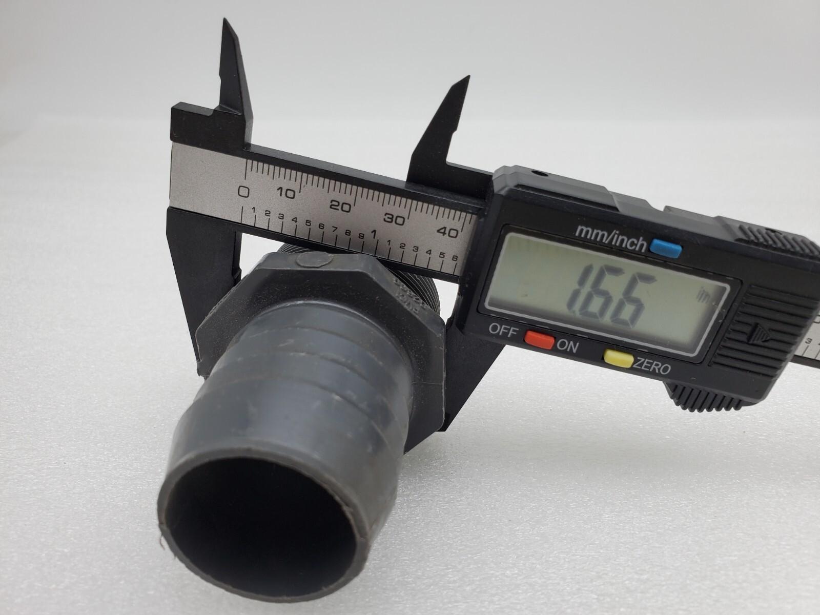 Spears Gray Straight Insert Adapter 1-1/4″ Thread to Barb 1″ID (1-1/2″OD) TT302