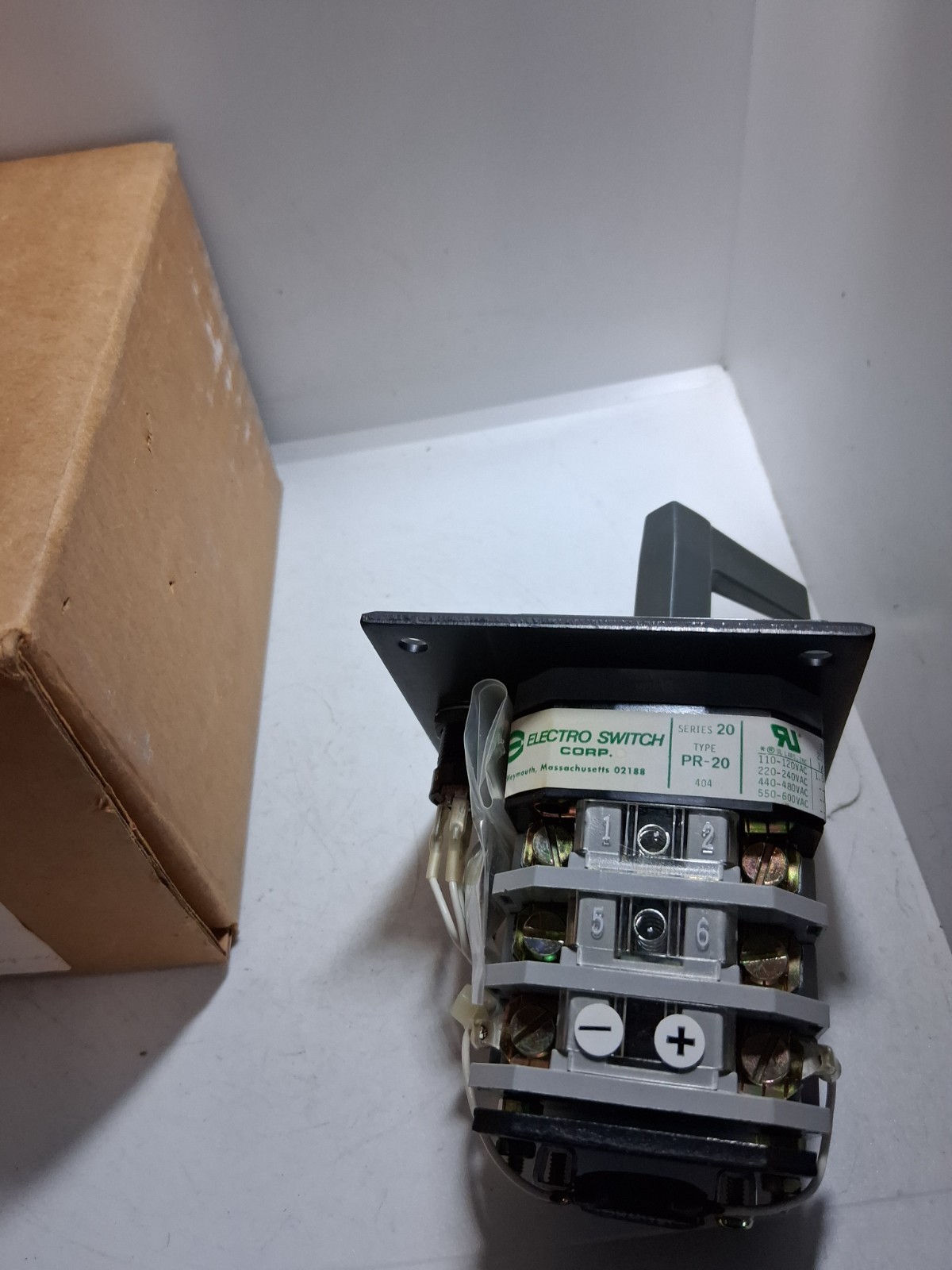 ELECTRO SWITCH 20PZD-125204-002 ROTARY CAM SWITCH 2 POSITION 20A 600VAC NIB