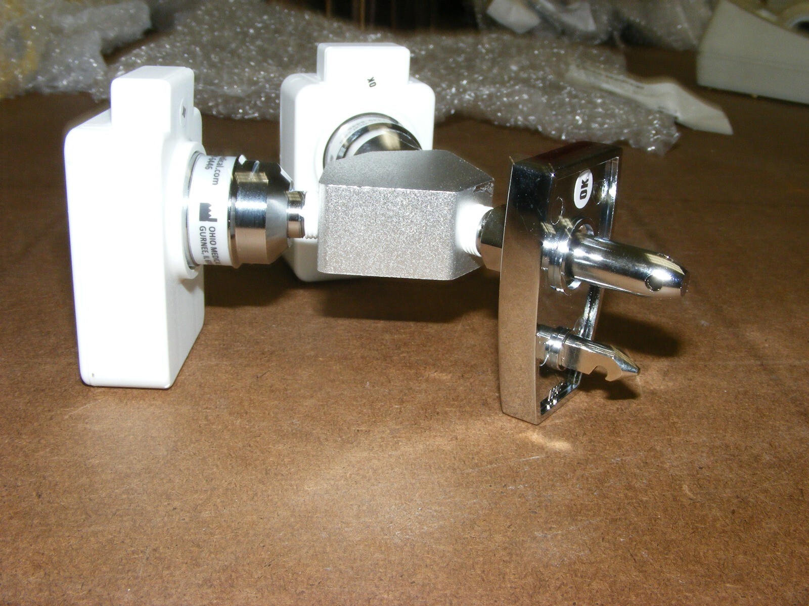 Ohio Medical YB-CO-CHUV-CH Chemetron Y Block Adapter Vacuum White