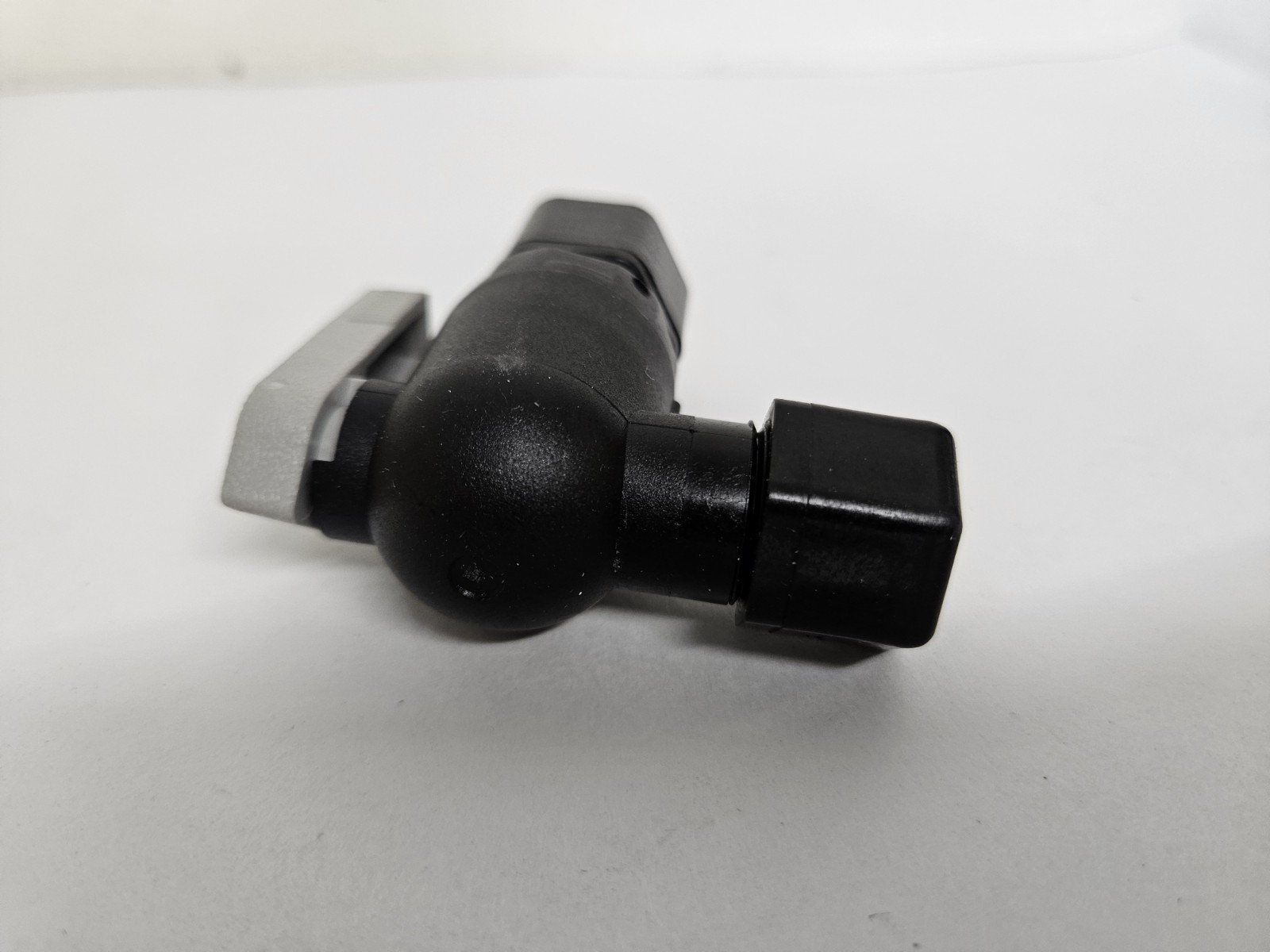 Qty 10 Parker FTPPB6VEU4 Manual 2-Way Ball Valve, Comp, Polypro 3/8″ to 1/4″