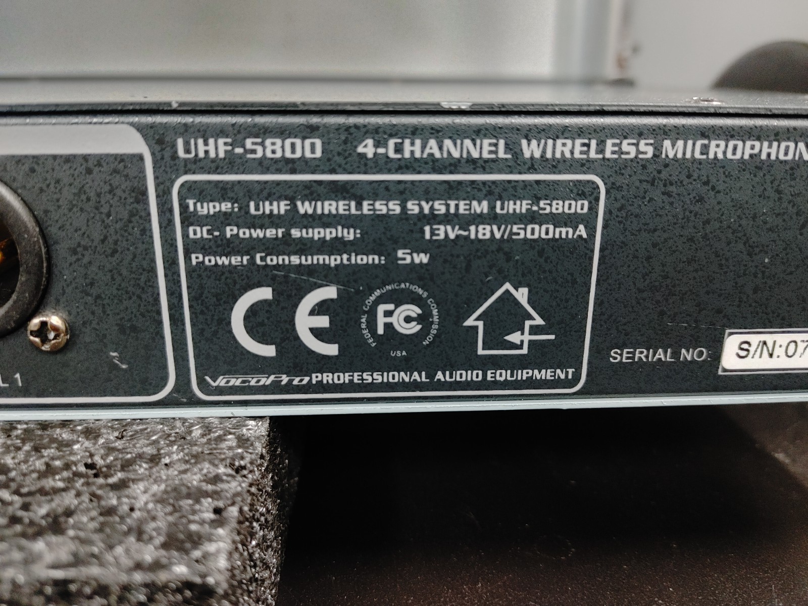VOCOPRO UHF-5800 4 Channel Wireless Microphone System