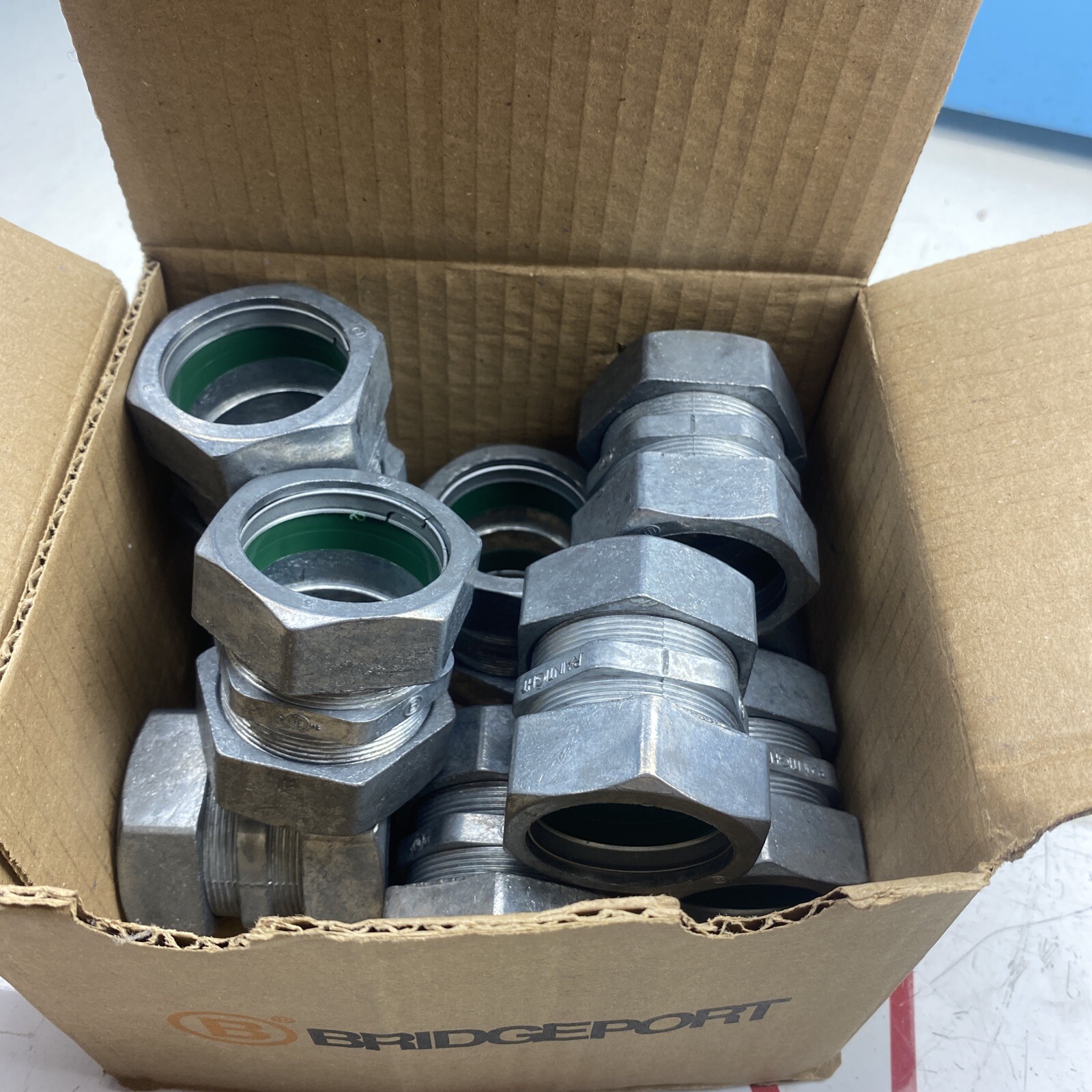 Bridgeport 263-RT Raintight Compression Coupling 1-1/4 Inch Box Of 10