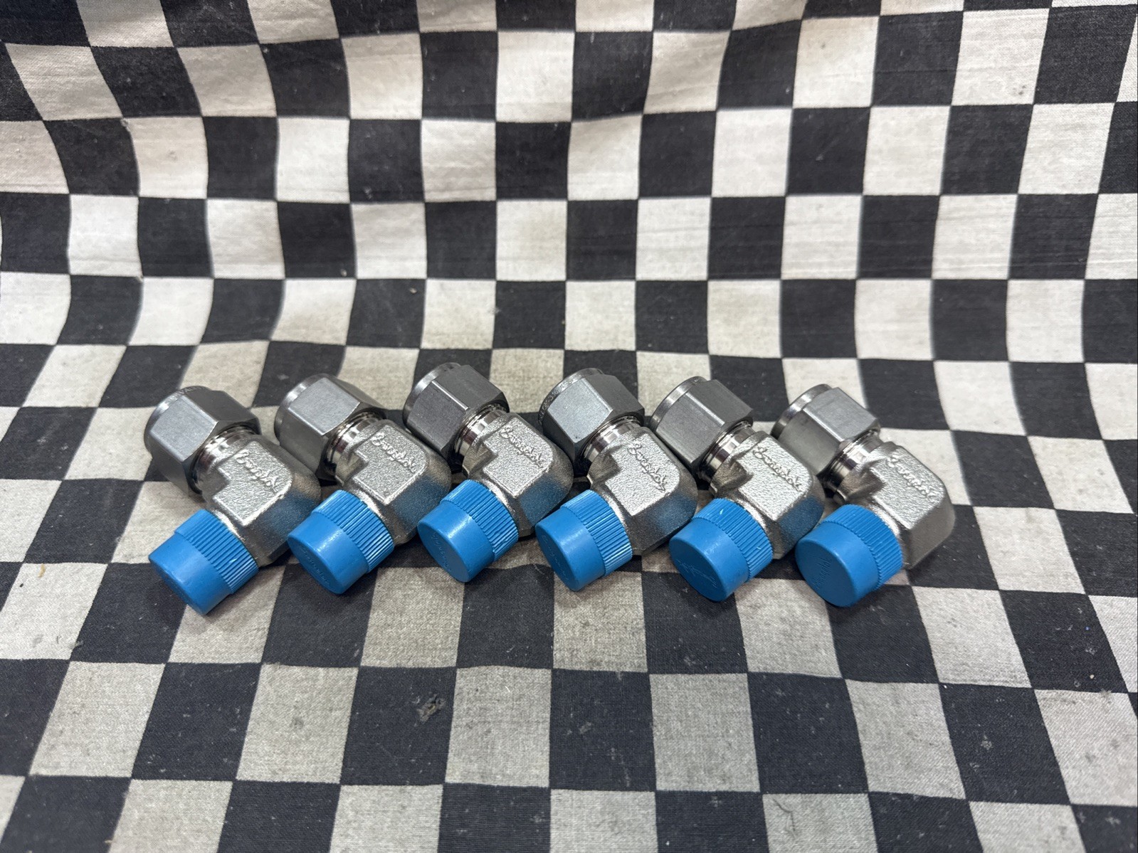 SWAGELOK MALE ELBOW 3/8″ NPT x 1/2″ TUBE, SS-810-2-6, LOT OF 6 SHIPSAMEDAY#118F2