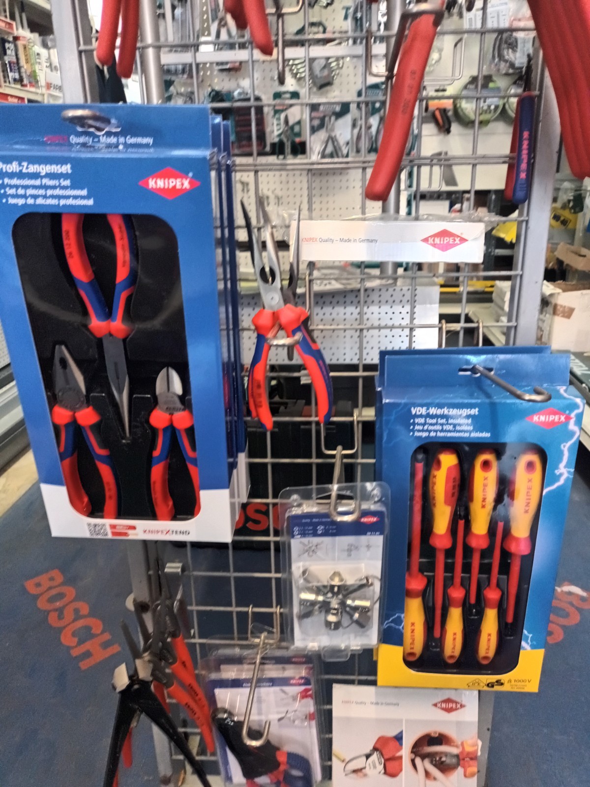 KNIPEX Originals : 35 PRODUCTS for only USD. 1380 ( = ca. USD. 39 pro-product)