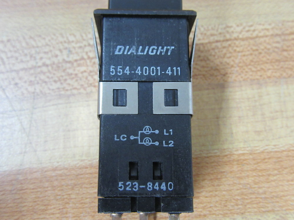 Dialight 554-4001-411 Indicator Light 5544001411 Red Main/On