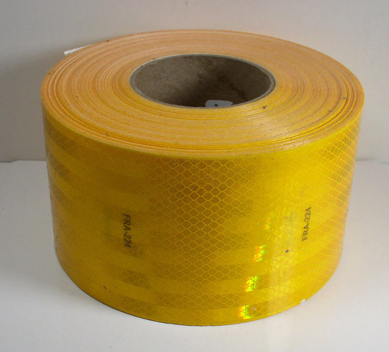 3M 983-71 FRA-224 Diamond Grade Conspicuity Marking Yellow 4″ x 50 Yd. 18″ Cuts
