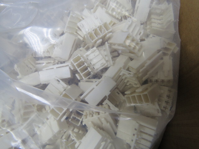 Molex 945504104 Qty of 55 per Lot 5.00mm Pitch Rast 5 PA Polyamide (Nylon) 6/