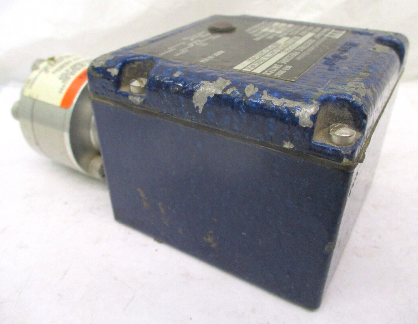 ITT Neo-Dyn 100P17Z3L Adjustable Pressure Switch A7142LR