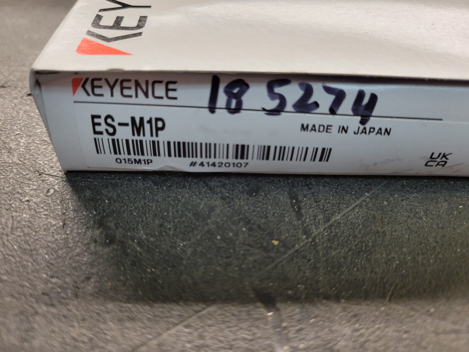 Keyence ES-M1P Proximity Sensor.