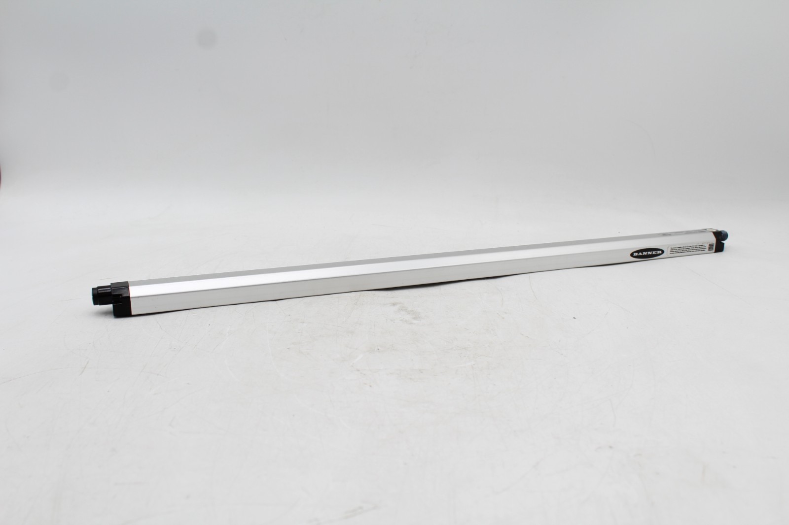 Banner WLS28-2CW570XQ 570MM Lighted Length LED Work Light Strip