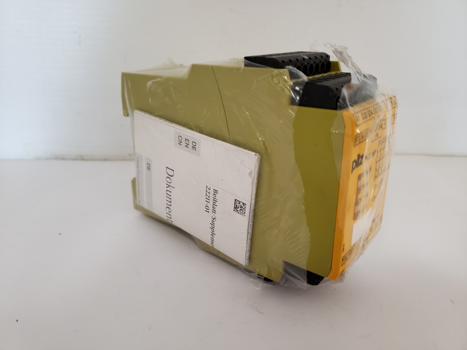 PILZ PNOZ X8P SAFETY RELAY 24 VDC 3N/O 2N/C 2S0 (777760) NIB