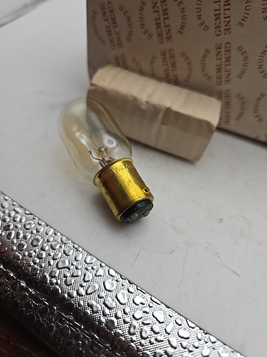 8pcs – GEMLINE LT007 120V 15W Miniature Bulb Bayonet Style 2 Pin Base (9B3)