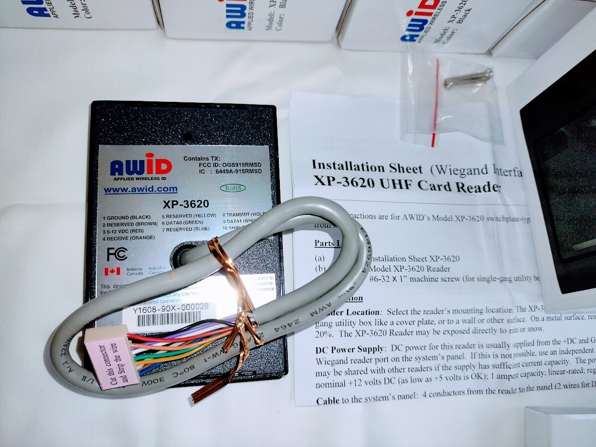1x AWID XP-3620 UHF Wiegand Reader