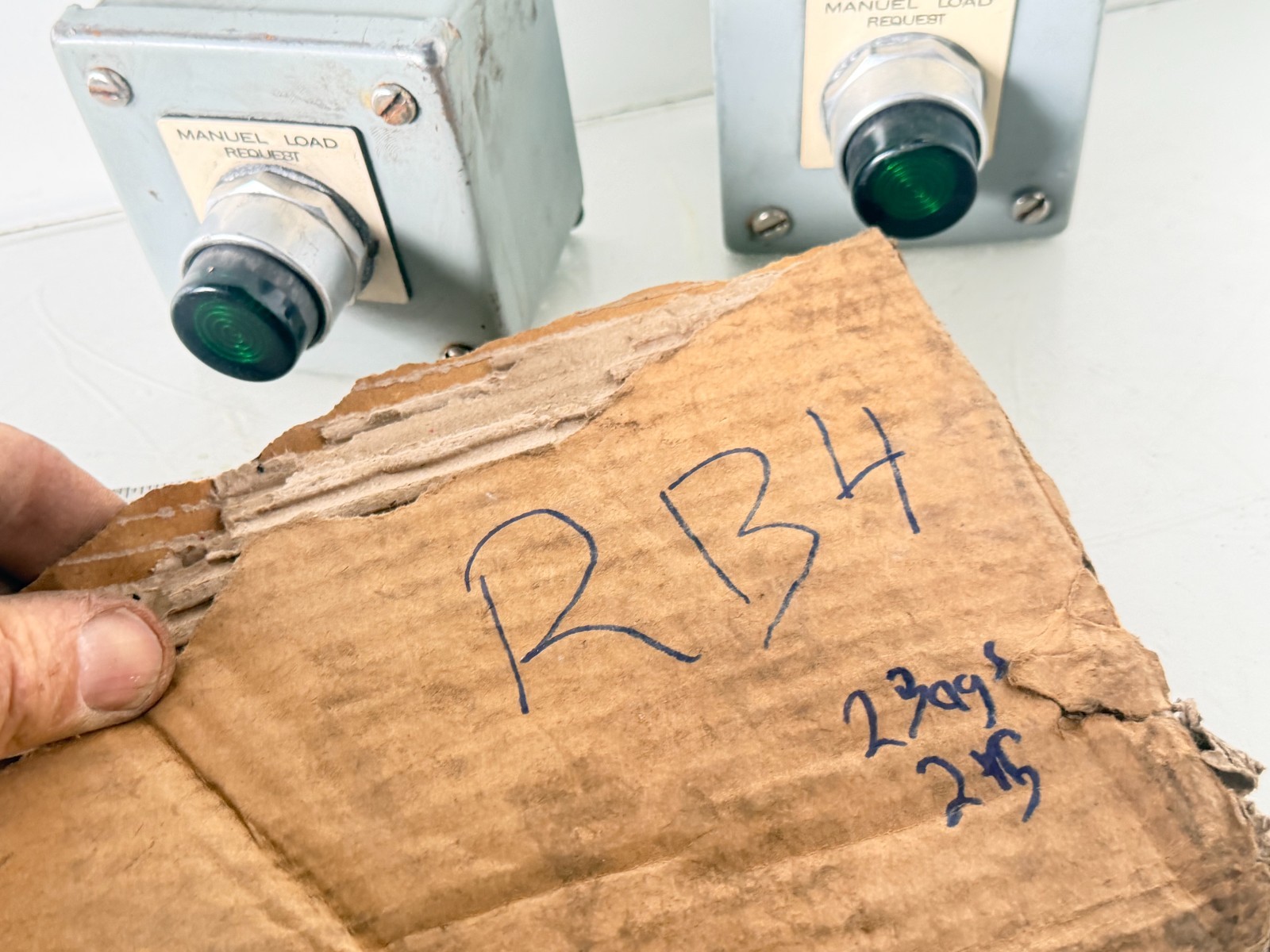 Industrial push button switch with box (RB4)