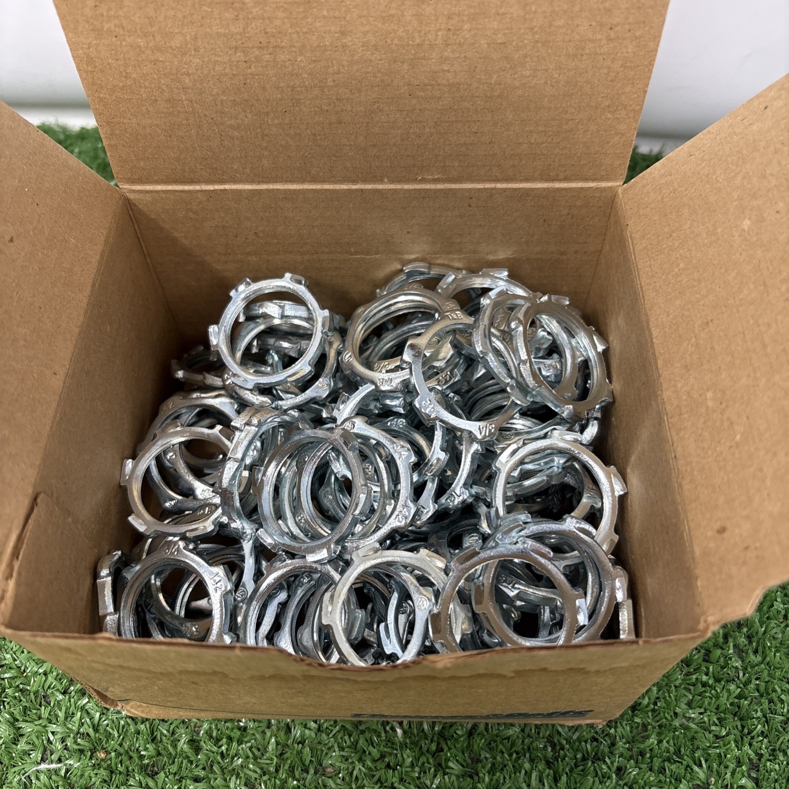Thomas & Betts 142 3/4″ Conduit Locknut Assorted Mfg (Pack of 100)