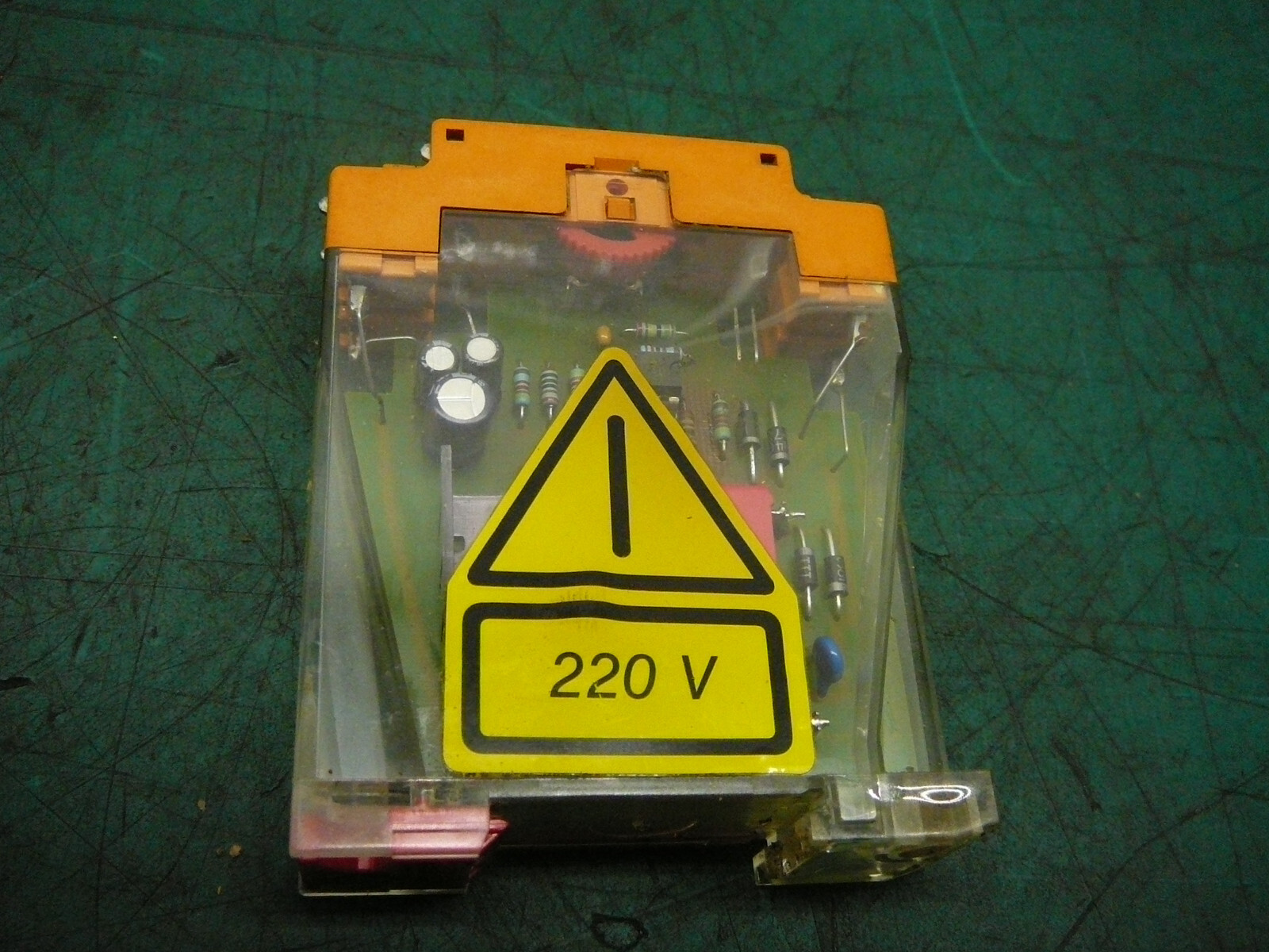 U-R-B-A-N THERMOSTAT TYP ZTR 20 220V 35°C – 70°C 95°F – 160°F