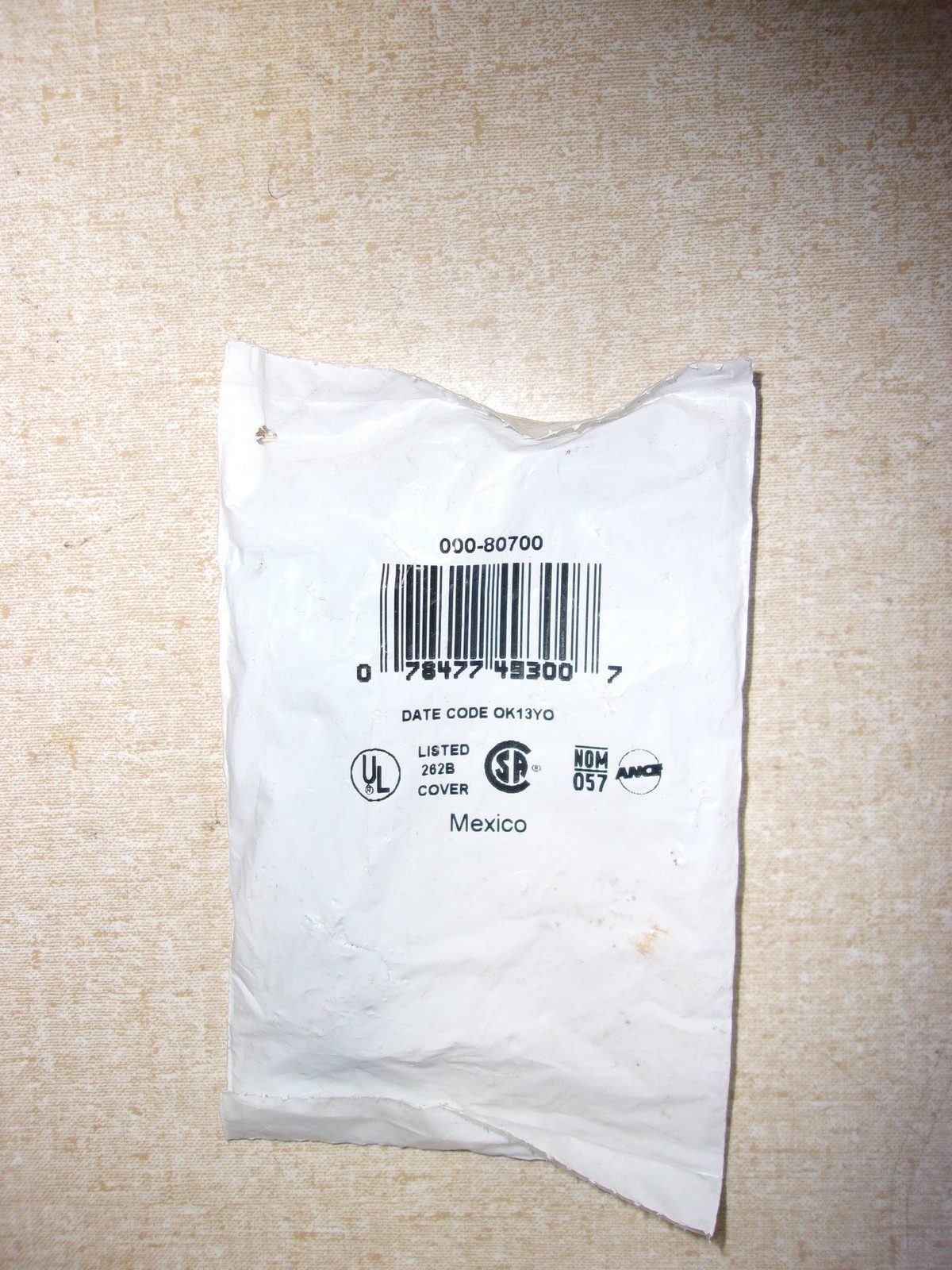 NEW Leviton 000-80700 Blank Toggle Insert Switch Cover *FREE SHIPPING*