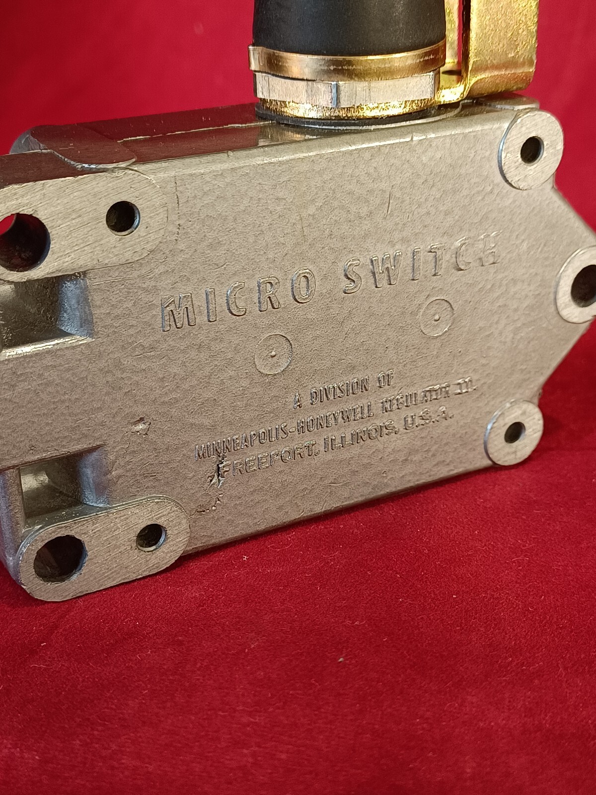 HONEYWELL BAF1-2RN4-LH NSMP MICRO SWITCH NEW VINTAGE ONS