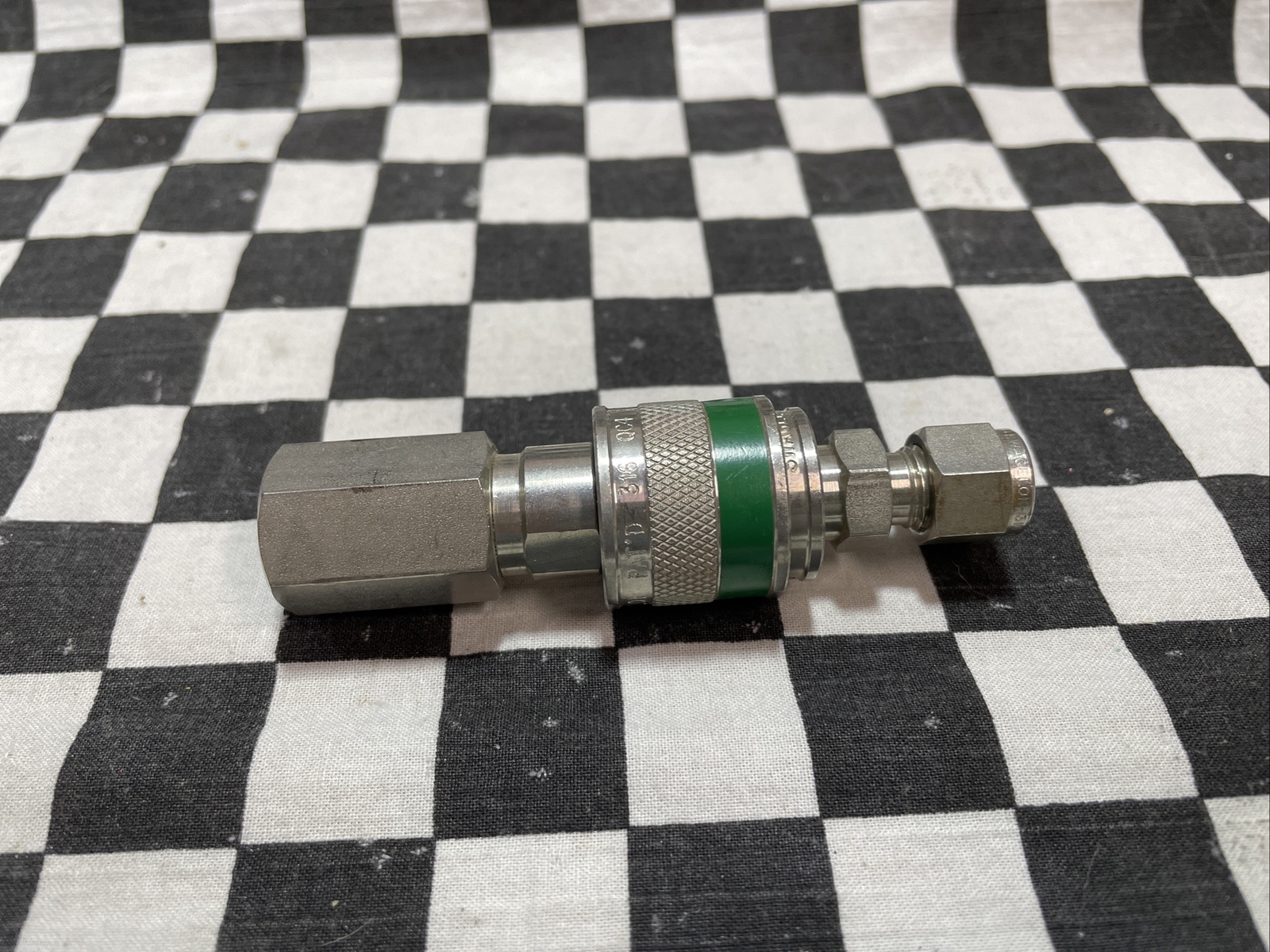 SWAGELOK Quick Connect SS-QC4-S-400K3 & SS-QC4-B-4PFK3 & SS-QC4-D-4PMK3 #N24R