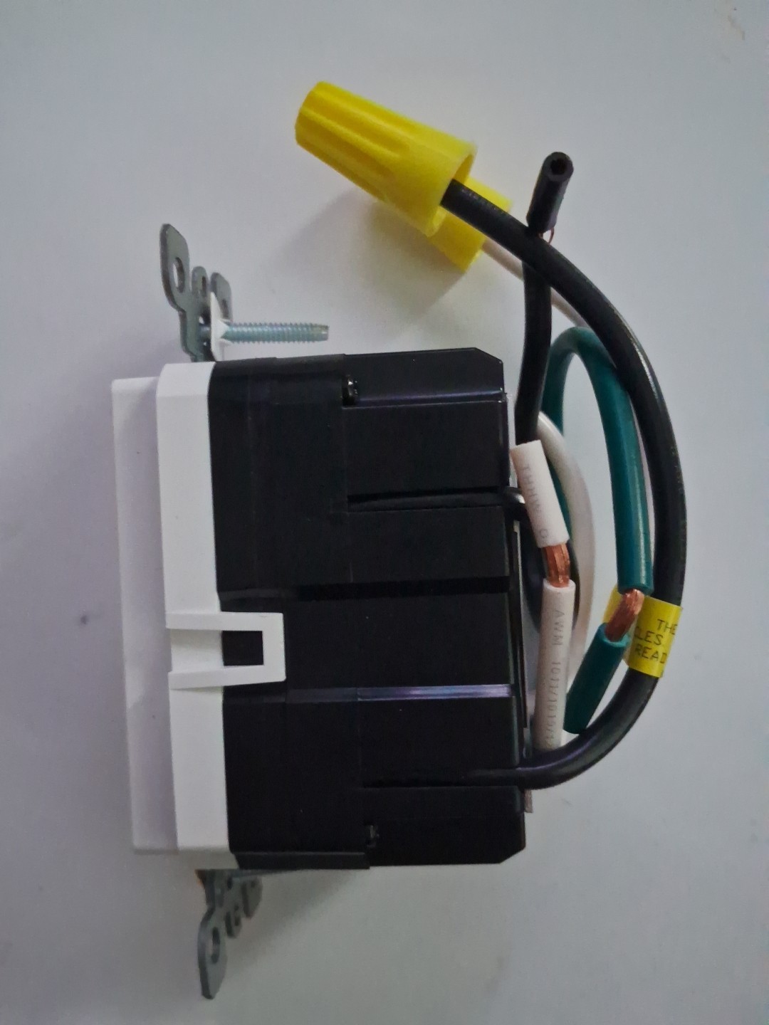 Leviton GUAC2-W 20 Amp, 125 Volt, Tamper-Resistant GFCI Receptacle, White