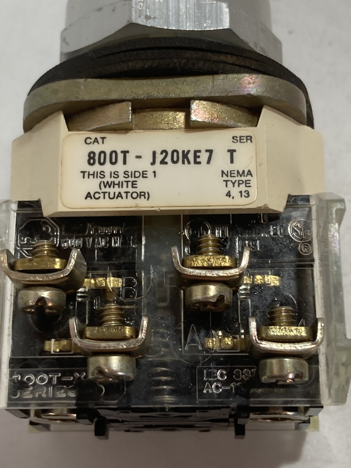 ALLEN BRADLEY 800T-J20KE7B SELECTOR SWITCH 3 POS SPRING RET 2NO/2NC SERIES T