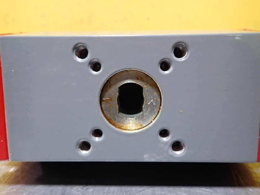 New Bray Controls 90/91 90-0830-21320-015 Pneumatic Actuator