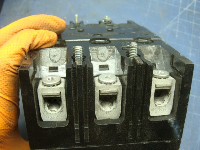 GE TED136Y150 MOLDED CASE SWITCH CIRCUIT BREAKER 150A 3 POLE 600V W/DIAL SWITCH