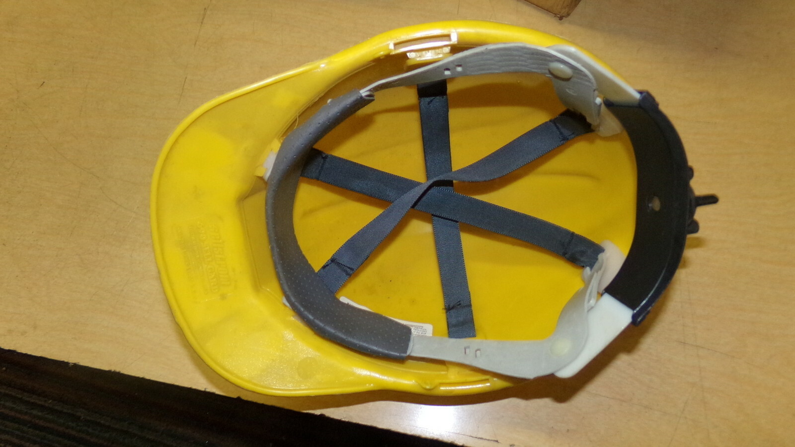 Sellstrom 690 Sell Gard Hard Hat *FREE SHIPPING*